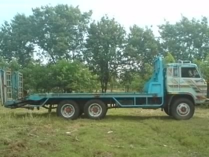 ISUZU JCM 165 HP 6BD1 รถหางปลาสิบล้อเพลาเดียว มีหางไฮดรอลิกส์ขึ้นรถเกี่ยวครบพร้อมใช้งานได้เลย หัวเก๋งแล๊ปลายสวย ภายในคอนโซลครบ พวงมาลัยเพาเวอร์ ช่วงล่างคัชซีสวย ยางสภาพดี 70\% พร้อมลากพร้อมใช้งานได้เลย เอกสารทะเบียนครบพร้อมโอน ราคาต่อรองได้ครับ