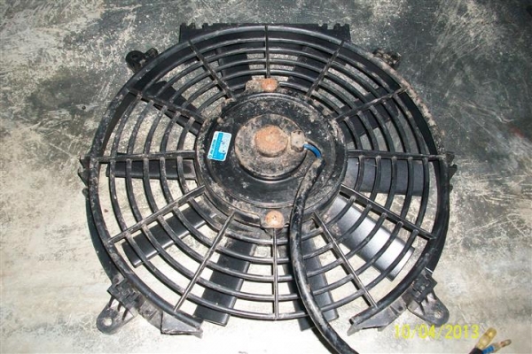 พัดลมเป่าคอล์ยร้อนแอร์ ต่อได้ทั้งดูดและเป่า พัดลมเป่าคอล์ยร้อนแอร์ ต่อได้ทั้งดูดและเป่า