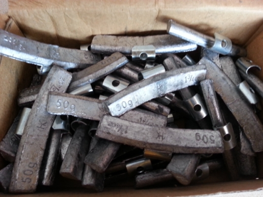 ขาย ตะกั่วตอกล้อแม็กซ์และตอกกะทะเหล็ก