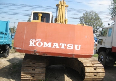ขาย Komutsu PC200-5 ไฟฟ้าครบมีแอร์ ใช้งานได้เลย โทร 088-4501277