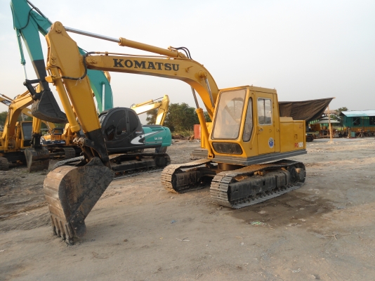 ขายรถแมคโครPC100 สภาพพร้อมใช้ สนใจติดต่อ บอย 085-156-2314