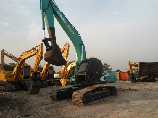 ขายรถแมคโครSK200-5 สภาพพร้อมใช้ สนใจติดต่อ บอย085-156-2314