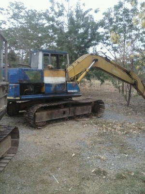 ขายKOMATSU PC120-3 สภาพสวยพร้อมใช้ ติดต่อที่คุณอ๊อฟ พิจิตร 086-737-9991