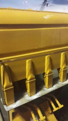 ของใหม่ ชุดบูมยาว CAT 320 D กับ KOMATSU PC200-7-8 มีบุ้งกี๋กับกระบอกไฮดรอลิค ราคาชุดละ 300000 ของใหม่ ชุดบูมยาว CAT 320 D กับ KOMATSU PC200-7-8 มีบุ้งกี๋กับกระบอกไฮดรอลิค ราคาชุดละ 300000