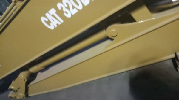 ของใหม่ ชุดบูมยาว CAT 320 D กับ KOMATSU PC200-7-8 มีบุ้งกี๋กับกระบอกไฮดรอลิค ราคาชุดละ 300000 ของใหม่ ชุดบูมยาว CAT 320 D กับ KOMATSU PC200-7-8 มีบุ้งกี๋กับกระบอกไฮดรอลิค ราคาชุดละ 300000