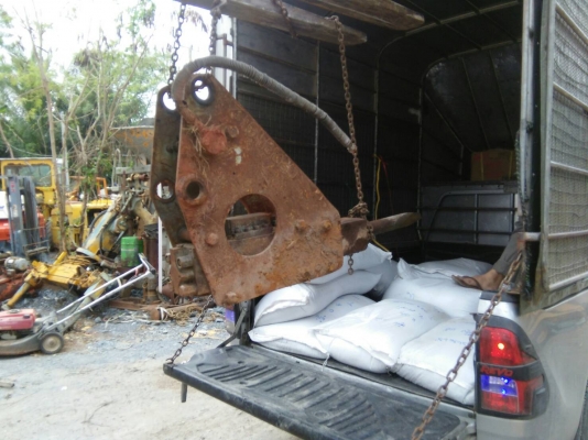 ขอบคุณลูกค้าจากภูเก็ตมากครับ มาอุดหนุน หัวเจาะ แย๊กปูน ใส่รถขุดแบ็คโฮ PC 60ไปใช้งาน