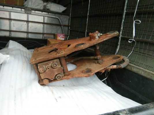 ขอบคุณลูกค้าจากภูเก็ตมากครับ มาอุดหนุน หัวเจาะ แย๊กปูน ใส่รถขุดแบ็คโฮ PC 60ไปใช้งาน