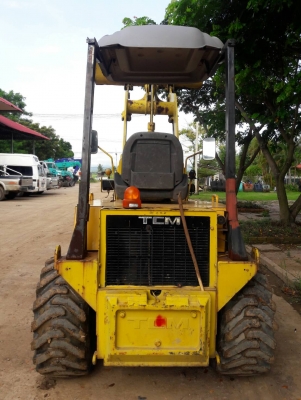 ขายรถตัก ยี่ห้อ TCM รุ่น 810A-2 เครื่องยนต์ดีเซล คูโบต้า 4สูบ VT1502 เกียร์ทอล์ค ขับเคลื่อน2เพลา เลี้ยวเอว บุ้งกี๋ขนาด0.5-0.8 ลบม. จากพื้นถึงท้องบุ้มกี๋ยกสูง 2.75เมตร รถเก่านอก(มีเอกสาร) ขายรถตัก ยี่ห้อ TCM รุ่น 810A-2 เครื่องยนต์ดีเซล คูโบต้า 4สูบ VT1502 เกียร์ทอล์ค ขับเคลื่อน2เพลา เลี้ยวเอว บุ้งกี๋ขนาด0.5-0.8 ลบม. จากพื้นถึงท้องบุ้มกี๋ยกสูง 2.75เมตร รถเก่านอก(มีเอกสาร)