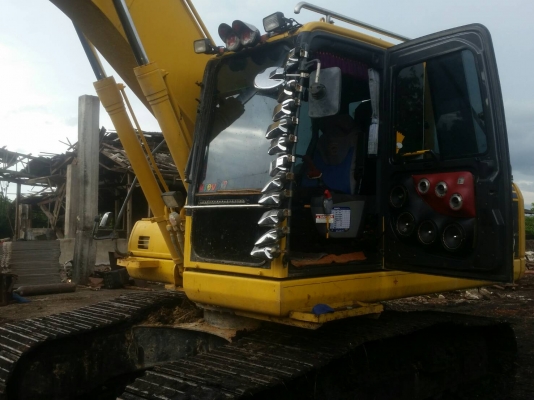ขายด่วน!! Komatsu PC200-8MO สภาพสวยๆค่ะ ขายด่วน!! Komatsu PC200-8MO สภาพสวยๆค่ะ