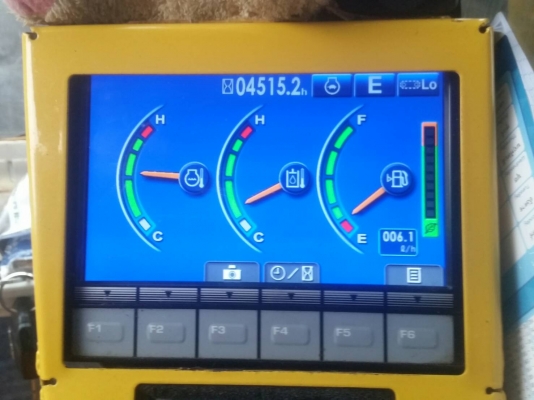 ขายด่วน!! Komatsu PC200-8MO สภาพสวยๆค่ะ