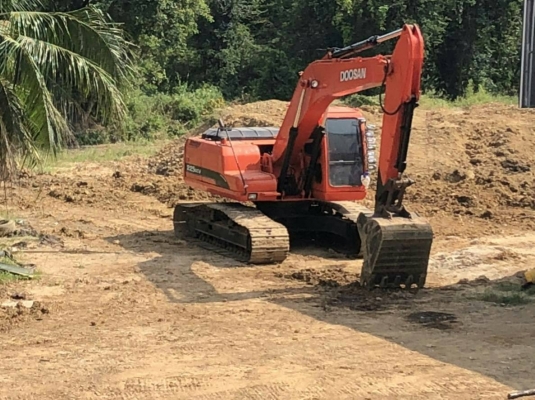 มี VDO ให้ชม.รถแบคโฮ DAEWOO DOOSAN SOLAR 225LC-V เอกสารเล่ม ราคา 600000