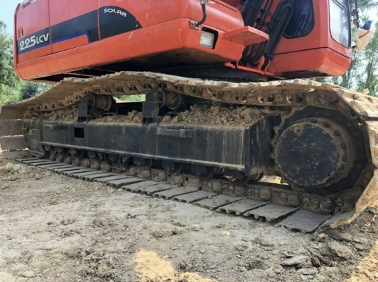 มี VDO ให้ชม.รถแบคโฮ DAEWOO DOOSAN SOLAR 225LC-V เอกสารเล่ม ราคา 600000