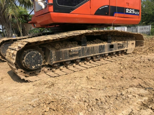 มี VDO ให้ชม.รถแบคโฮ DAEWOO DOOSAN SOLAR 225LC-V เอกสารเล่ม ราคา 600000 มี VDO ให้ชม.รถแบคโฮ DAEWOO DOOSAN SOLAR 225LC-V เอกสารเล่ม ราคา 600000