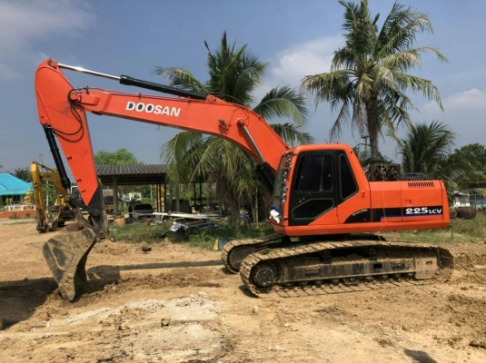 มี VDO ให้ชม.รถแบคโฮ DAEWOO DOOSAN SOLAR 225LC-V เอกสารเล่ม ราคา 600000 มี VDO ให้ชม.รถแบคโฮ DAEWOO DOOSAN SOLAR 225LC-V เอกสารเล่ม ราคา 600000