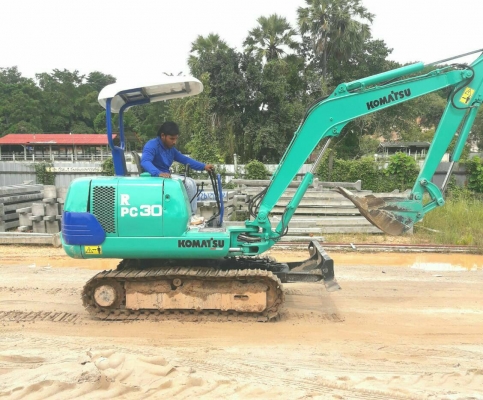 มี VDO ให้ชม.KOMATSU PC30-7 ราคา 310000 มี VDO ให้ชม.KOMATSU PC30-7 ราคา 310000