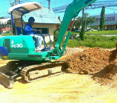 มี VDO ให้ชม.KOMATSU PC30-7 ราคา 310000