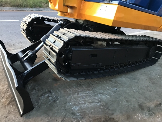 Komatsu Pc20-3สภาพดีเก่าญี่ปุ่น มีใบอินวอยไม่เคยใช้ในไทย Komatsu Pc20-3สภาพดีเก่าญี่ปุ่น มีใบอินวอยไม่เคยใช้ในไทย