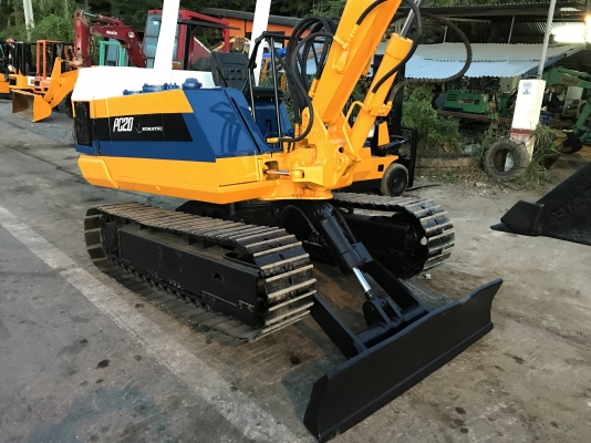 Komatsu Pc20-3สภาพดีเก่าญี่ปุ่น มีใบอินวอยไม่เคยใช้ในไทย Komatsu Pc20-3สภาพดีเก่าญี่ปุ่น มีใบอินวอยไม่เคยใช้ในไทย
