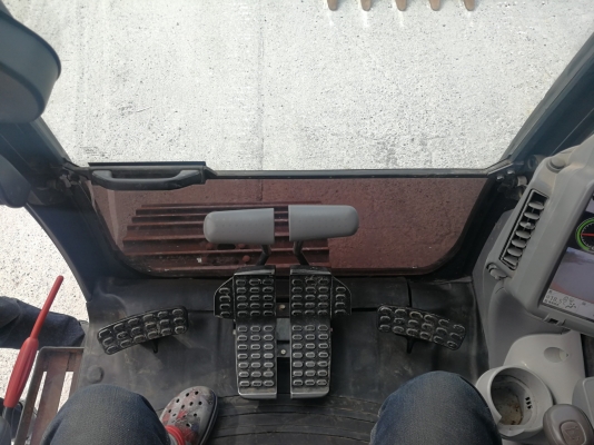 ขายรถแบคโฮ HITACHI ZX200-5G ชั่วโมงการทำงาน 2,500 ชม.