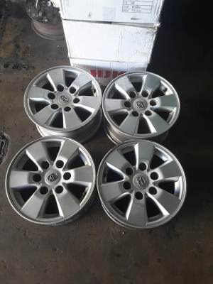 Max  Vigo ขอบ 15*7 สภาพเดิมๆ สวยๆ 1ชุด