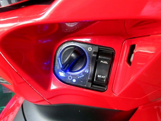 (ผ่อนได้)PCX สีแดงสด สมาร์ทคีย์ เครื่องดี ยางใหม่หน้าหลังเพิ่งเปลี่ยนได้ 3 วัน 59900