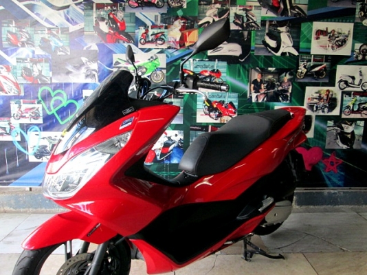 (ผ่อนได้)PCX สีแดงสด สมาร์ทคีย์ เครื่องดี ยางใหม่หน้าหลังเพิ่งเปลี่ยนได้ 3 วัน 59900