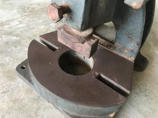 ขายแท่นปั๊มพวงมาลัย รุ่นตัวใหญ่ สภาพสวยใหม่มาก แท่นแน่นโครงสร้างแข็งแรง ใช้งานมาน้อย