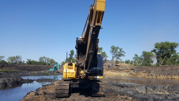 ขาย แบคโฮ CAT 320D กระบอกดำ รถสวยเต็มทุกระบบ ใช้งาน 9,000 ชม. เล่มทะเบียนเต็มพร้อมโอน