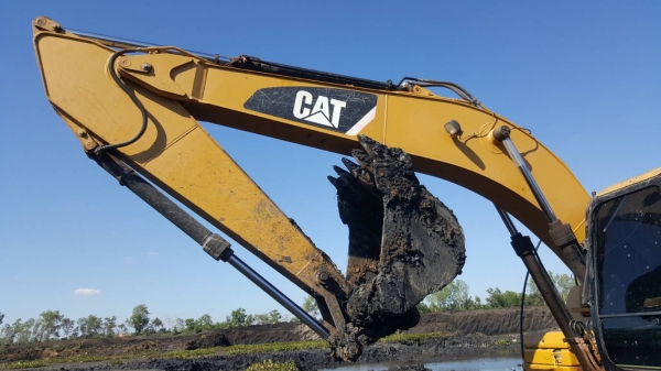 ขาย แบคโฮ CAT 320D กระบอกดำ รถสวยเต็มทุกระบบ ใช้งาน 9,000 ชม. เล่มทะเบียนเต็มพร้อมโอน