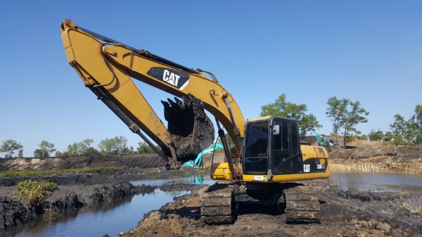 ขาย แบคโฮ CAT 320D กระบอกดำ รถสวยเต็มทุกระบบ ใช้งาน 9,000 ชม. เล่มทะเบียนเต็มพร้อมโอน