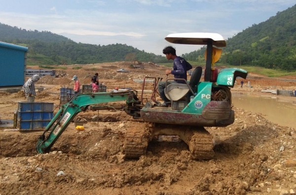 ขาย แบคโฮ KOMATSU PC25-1 รถพร้อมใช้งาน ราคาต่อรองได้ครับ