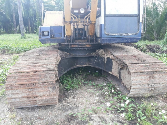 ขายรถแบคโฮ KOMATSU PC200-5 ระบบไฟเต็ม ราคา 550000 ขายรถแบคโฮ KOMATSU PC200-5 ระบบไฟเต็ม ราคา 550000