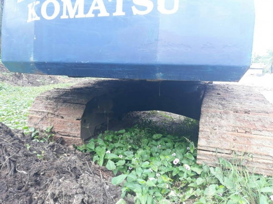 ขายรถแบคโฮ KOMATSU PC200-5 ระบบไฟเต็ม ราคา 550000