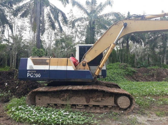 ขายรถแบคโฮ KOMATSU PC200-5 ระบบไฟเต็ม ราคา 550000