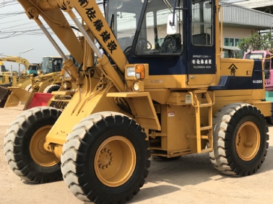 ขายรถตักล้อยาง KOMATSU WA200-1 นำเข้าเองจากญี่ปุ่น สภาพสวยพร้อมใช้ มีVDOการทำงานครับ
