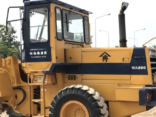 ขายรถตักล้อยาง KOMATSU WA200-1 นำเข้าเองจากญี่ปุ่น สภาพสวยพร้อมใช้ มีVDOการทำงานครับ