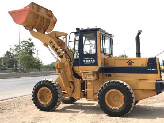 ขายรถตักล้อยาง KOMATSU WA200-1 นำเข้าเองจากญี่ปุ่น สภาพสวยพร้อมใช้ มีVDOการทำงานครับ