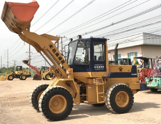 ขายรถตักล้อยาง KOMATSU WA200-1 นำเข้าเองจากญี่ปุ่น สภาพสวยพร้อมใช้ มีVDOการทำงานครับ