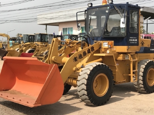 ขายรถตักล้อยาง KOMATSU WA200-1 นำเข้าเองจากญี่ปุ่น สภาพสวยพร้อมใช้ มีVDOการทำงานครับ
