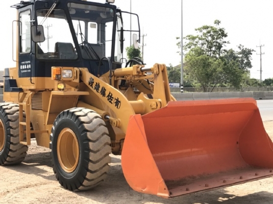 ขายรถตักล้อยาง KOMATSU WA200-1 นำเข้าเองจากญี่ปุ่น สภาพสวยพร้อมใช้ มีVDOการทำงานครับ