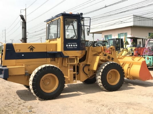 ขายรถตักล้อยาง KOMATSU WA200-1 นำเข้าเองจากญี่ปุ่น สภาพสวยพร้อมใช้ มีVDOการทำงานครับ