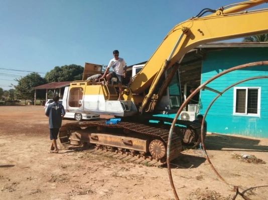 ขาย 535,000 KOMATSU pc 200-5 คอลโทลสั้น ซีเรียลสูง 69479 ไฟฟ้าตัด เครื่องดี ปั้มแรง เอวแน่น ช่วงล่างแน่น เอกสารอินวอยทร์ รถพร้อมใช้ รถอยู่ นครสวรรค์ 092-595-6777 061-446-2662 ญิ๋งยุ