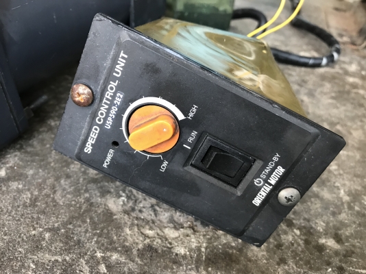ขายมอเตอร์เกียร์ Oriental motor 90W 220V ไฟบ้าน made in Japan พร้อมชุดอุปกรณ์สวิทย์ควบคุม ปรับความเร็วรอบได้ สภาพสวย หมุนนิ่ม พร้อมใช้งาน ขายมอเตอร์เกียร์ Oriental motor 90W 220V ไฟบ้าน made in Japan พร้อมชุดอุปกรณ์สวิทย์ควบคุม ปรับความเร็วรอบได้ สภาพสวย หมุนนิ่ม พร้อมใช้งาน
