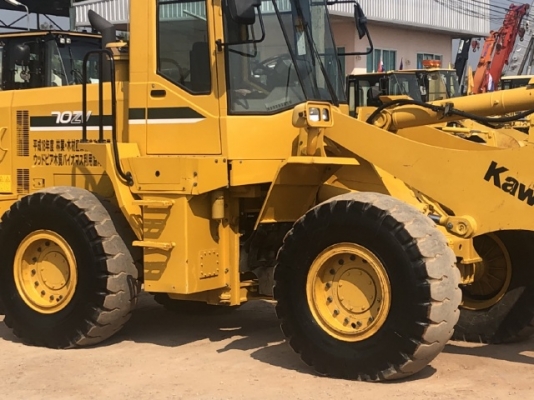 ขายรถตักล้อยาง KAWASAKI 70ZV-2 ปี 2012 (เทียบเท่า WA320) นำเข้าเองจากญี่ปุ่น สภาพสวยพร้อมใช้ มีVDOการทำงานครับ