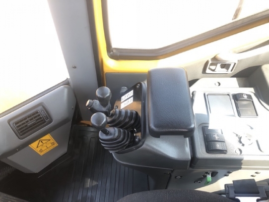 ขายรถตักล้อยาง KAWASAKI 70ZV-2 ปี 2012 (เทียบเท่า WA320) นำเข้าเองจากญี่ปุ่น สภาพสวยพร้อมใช้ มีVDOการทำงานครับ