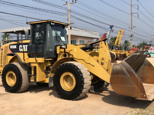ขายรถตักล้อยาง CAT 950K ปี 2013 นำเข้าเองจากญี่ปุ่น สภาพสวยพร้อมใช้ มีVDOการทำงานครับ
