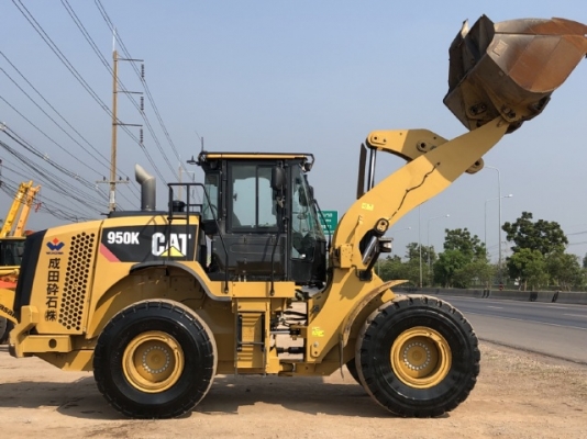 ขายรถตักล้อยาง CAT 950K ปี 2013 นำเข้าเองจากญี่ปุ่น สภาพสวยพร้อมใช้ มีVDOการทำงานครับ