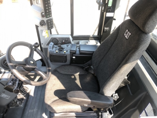 ขายรถตักล้อยาง CAT 950K ปี 2013 นำเข้าเองจากญี่ปุ่น สภาพสวยพร้อมใช้ มีVDOการทำงานครับ ขายรถตักล้อยาง CAT 950K ปี 2013 นำเข้าเองจากญี่ปุ่น สภาพสวยพร้อมใช้ มีVDOการทำงานครับ