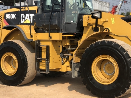 ขายรถตักล้อยาง CAT 950K ปี 2013 นำเข้าเองจากญี่ปุ่น สภาพสวยพร้อมใช้ มีVDOการทำงานครับ ขายรถตักล้อยาง CAT 950K ปี 2013 นำเข้าเองจากญี่ปุ่น สภาพสวยพร้อมใช้ มีVDOการทำงานครับ