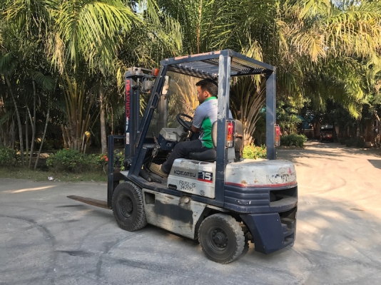ขายFORKLIFT KOMATSU FG15-15(1.5ตัน) สวยเดิมจากญี่ปุ่น ยังไม่เคยใช้ในไทย 115,000เท่านั้น!!